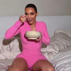 SKIMS PINK SOFT LOUNGE BUTTON UP HENLEY ONESIE